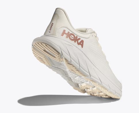 Women's Arahi 7